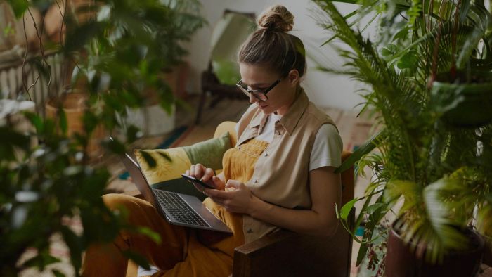 Aplikacje webowe vs mobilne